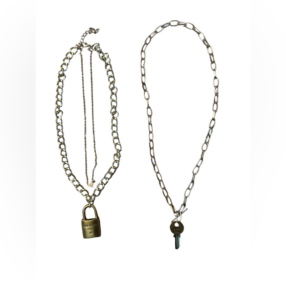 AUTHENTIC Rare 204 Louis Vuitton Lock and key with LV keychain and necklaces! - Picture 7 of 16